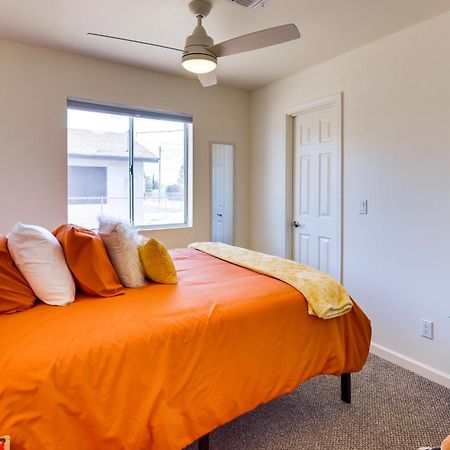 Kingman Vacation Rental With Yard And Fire Pit 외부 사진