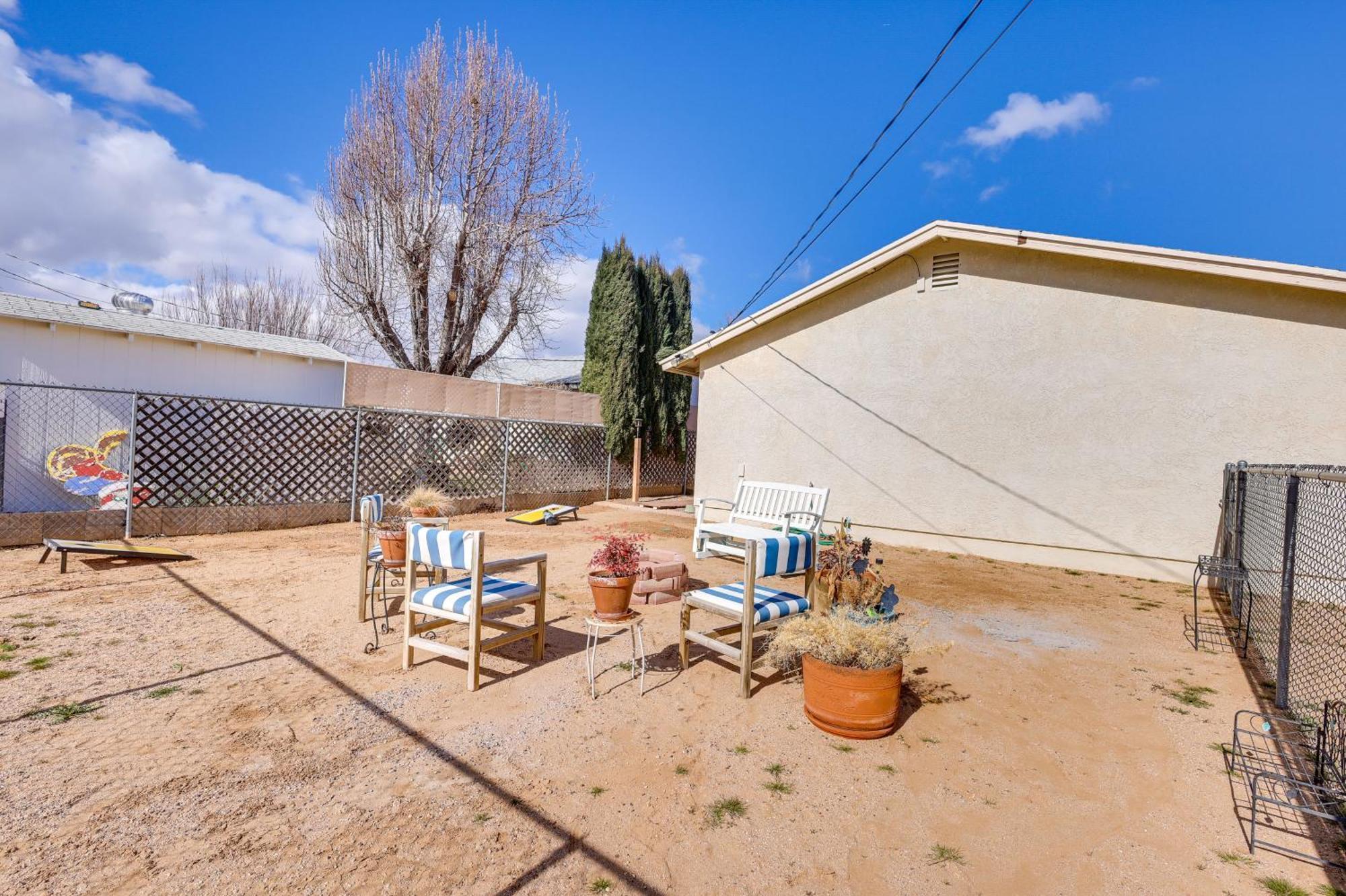 Kingman Vacation Rental With Yard And Fire Pit 외부 사진